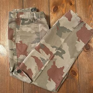 Zara trf Ankle Camo Cargo Pants size 6